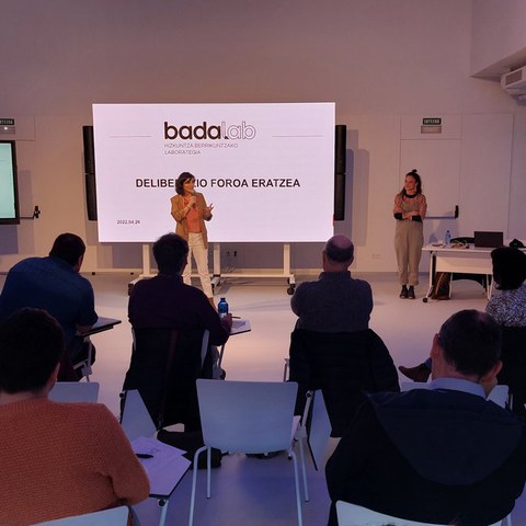 Langune en el primer encuentro del Foro de Deliberación de Badalab