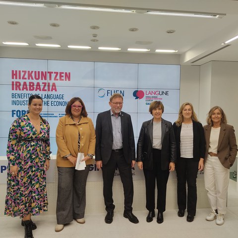 ‘Hizkuntzen Irabazia’ foroak 16 hizkuntza gutxitu bilduko ditu Donostian